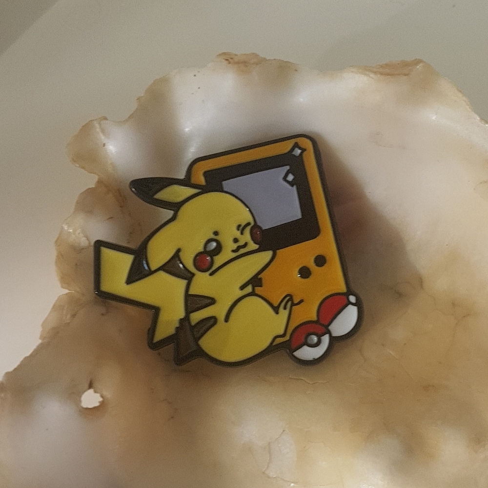 ⚡Pikachu Gameboy Pin - Picture 3 of 5